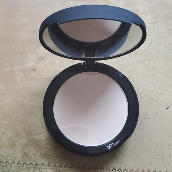 COPY - New IT Cosmetics Bye bye pores - Picture 2 of 2